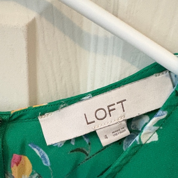 LOFT Green Floral Blouse with Multicolor Blooms - Picture 2 of 3
